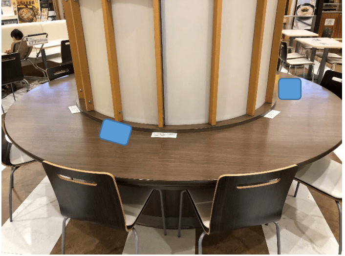 ②丸テーブル…11枚