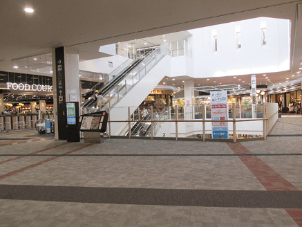 3階 イオン前ブリッジ