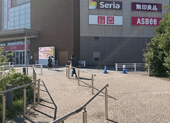 モール内広告 大型デジタルサイネージ2