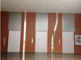 モール内広告 エレベーター扉