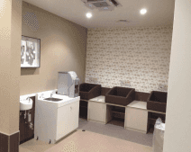 モール内広告 授乳室