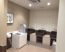 モール内広告 授乳室