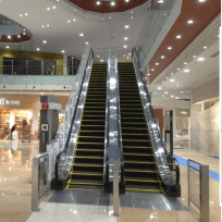 モール内広告 エスカレーター