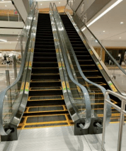 モール内広告 エスカレーター手すり