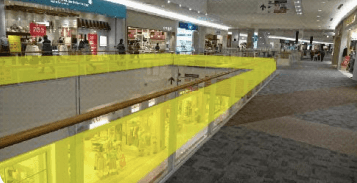 モール内広告 吹き抜けガラス