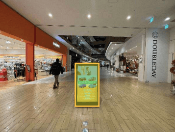 モール内広告 デジタルサイネージ(MSV)(55inc 両面)