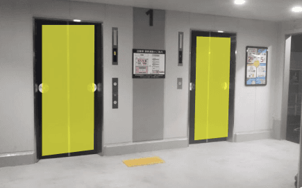 モール内広告 立体駐車場エレベーター