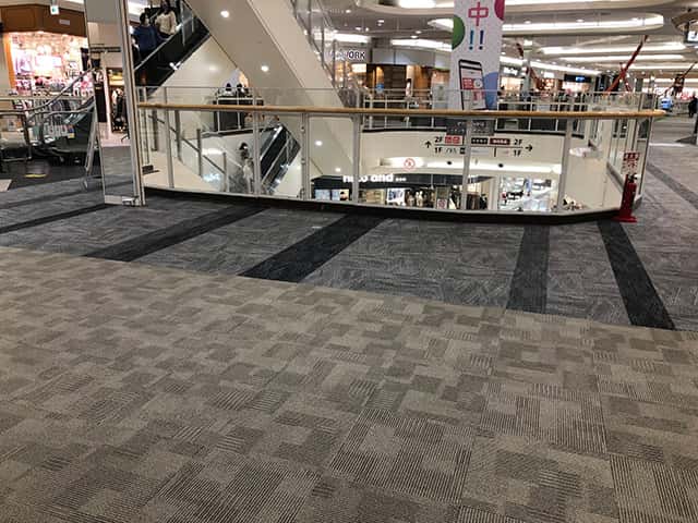 専門店街2F インフォメーション前