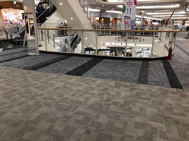 専門店街2F インフォメーション前