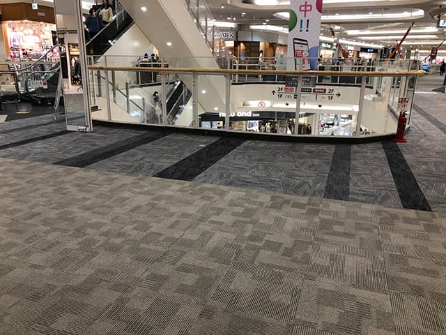 専門店街2F インフォメーション前