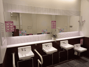 モール内広告 化粧室鏡ステッカー