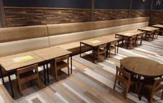 モール内広告 フードコートテーブルシール1