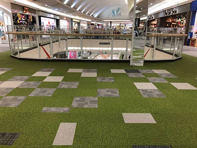 専門店街3F モクイクひろば前