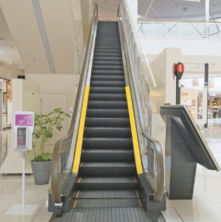 モール内広告 エスカレーター