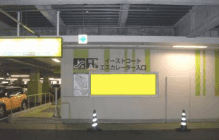モール内広告 地下駐車場入館入口広告パネル