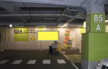 モール内広告 地下駐車場入館入口広告パネル1