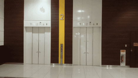 モール内広告 エレベーター