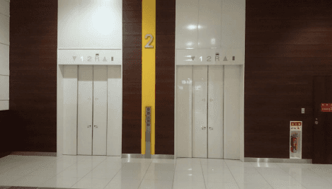 モール内広告 エレベーター