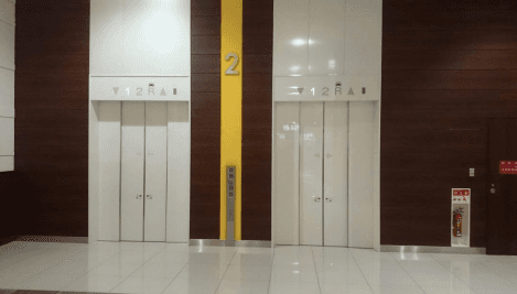 モール内広告 エレベーター