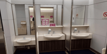 モール内広告 化粧室