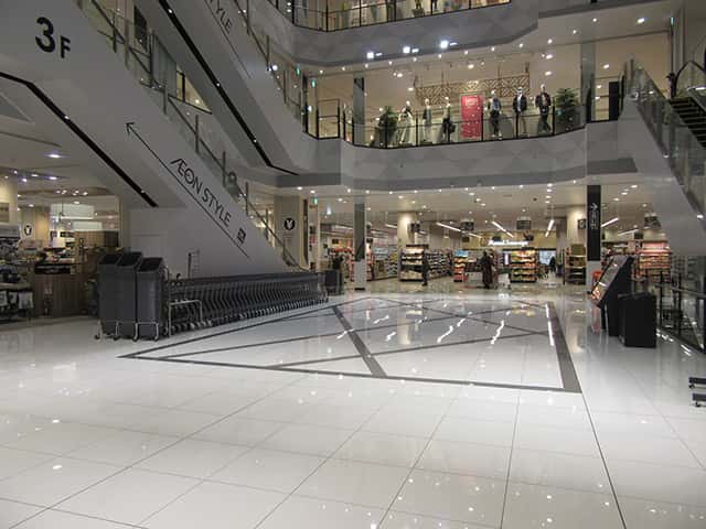 2階 ウエストコート(イオンスタイル前)