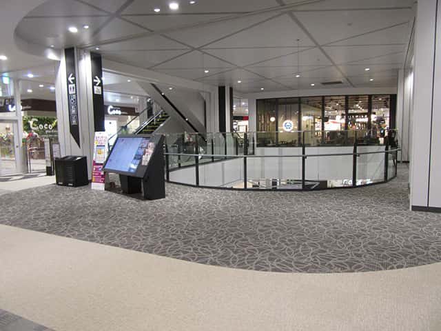 4階 マリンコート吹き抜け(ペテモ前)