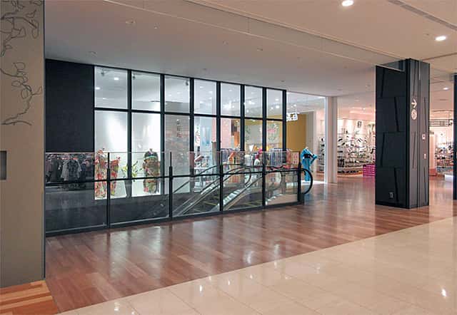 2F 三井住友銀行前