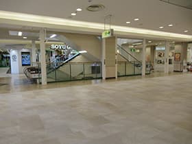 2F ドコモショップ・ソフトバンク前1