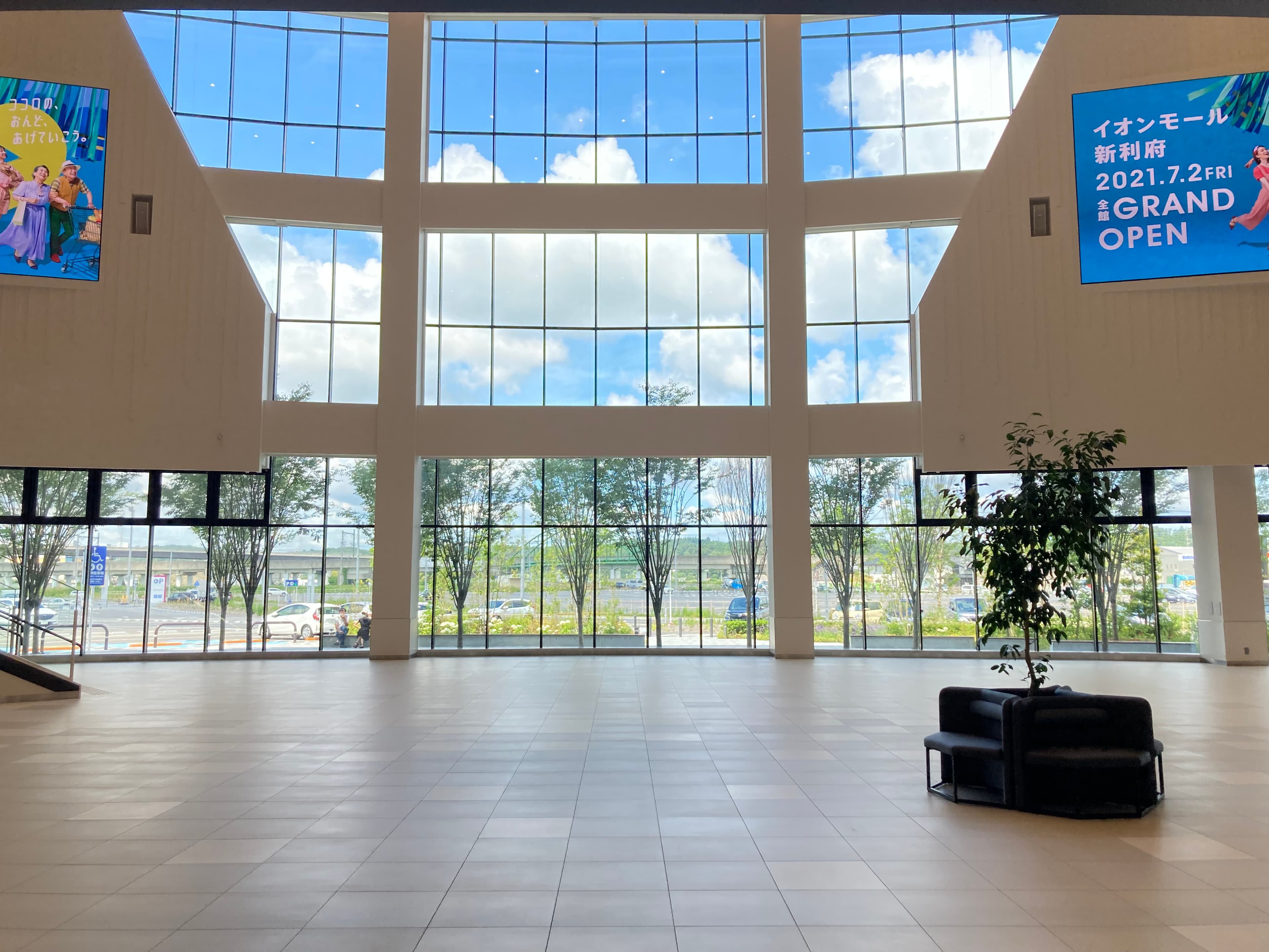 1階 ライブスクエア