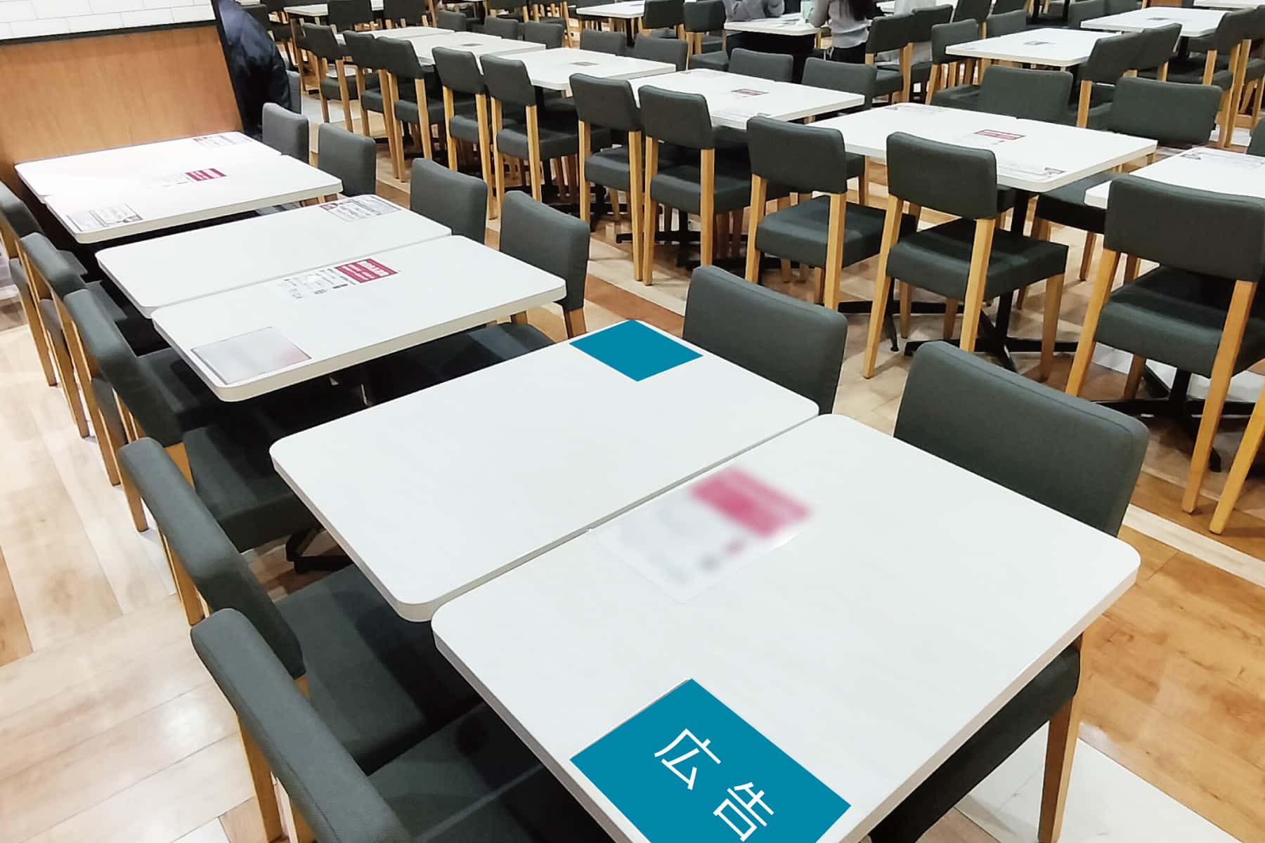 モール内広告 フードコート