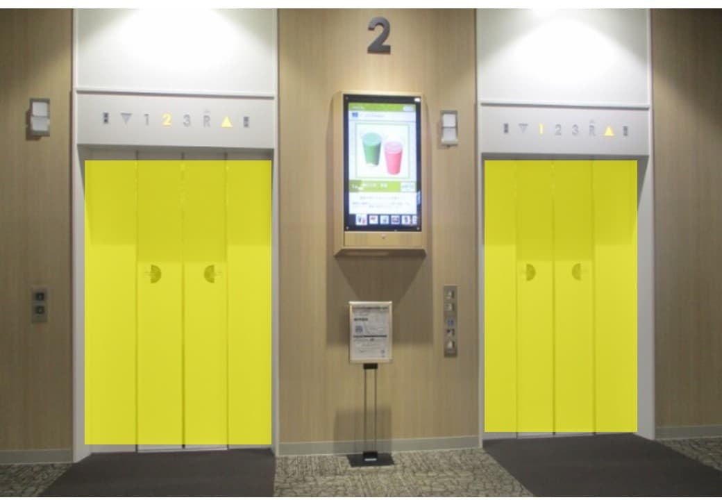 モール内広告 エレベーター扉