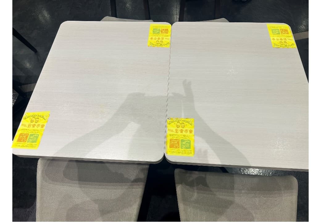 モール内広告 フードコートステッカー1