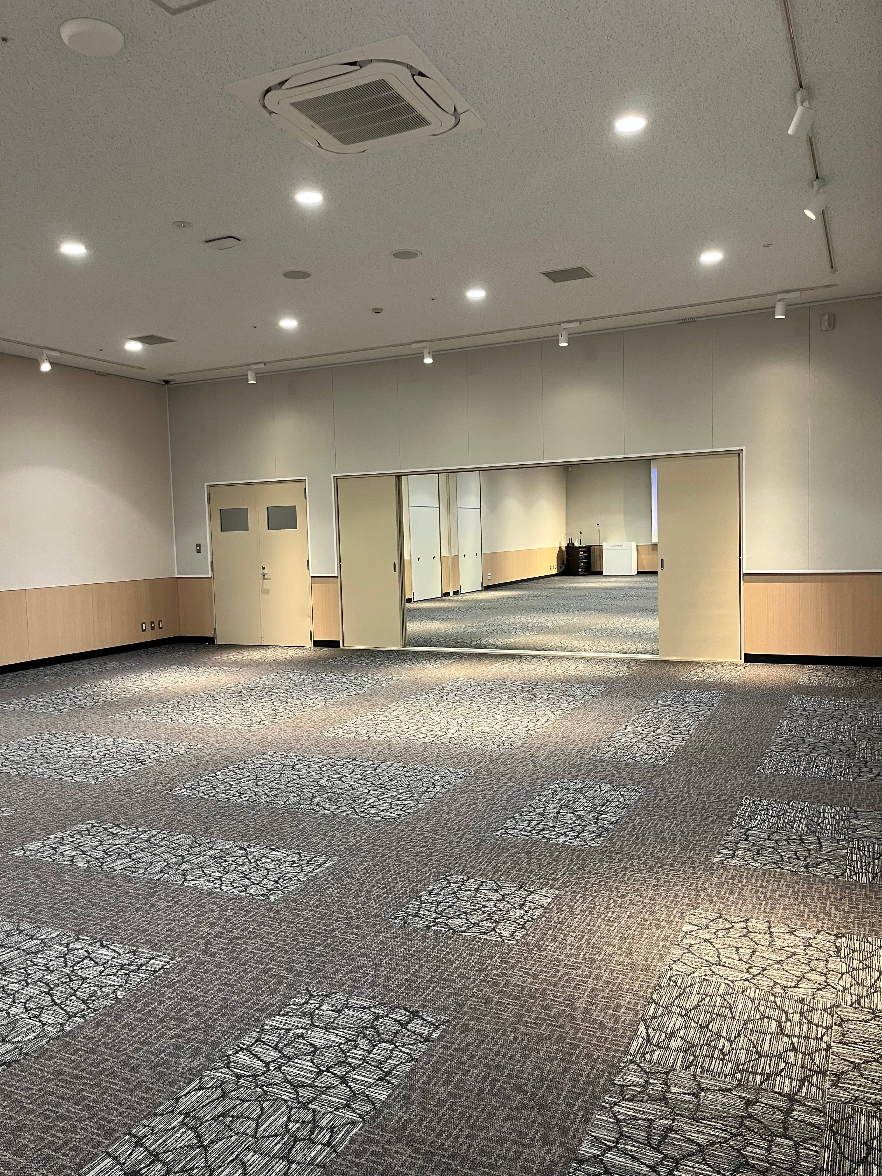 イオンホールB