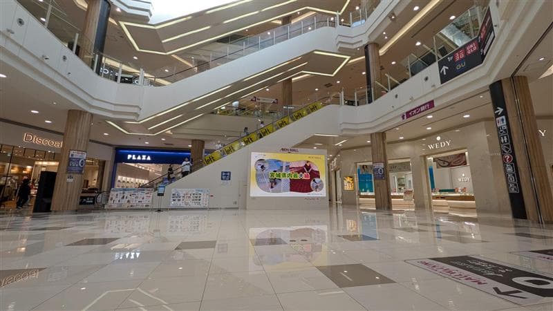 1F なとりコート2