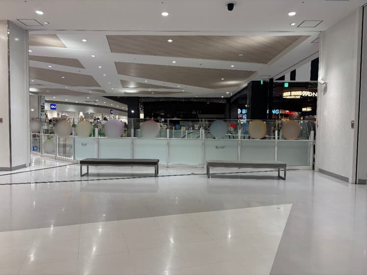 2階ノースコート吹き抜け(ユニクロ前)1