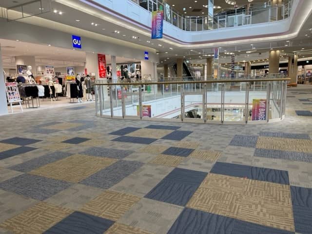 2階:GU前ブリッジ
