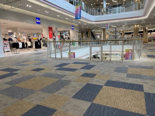 2階:GU前ブリッジ