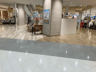 カルディコーヒーファーム前