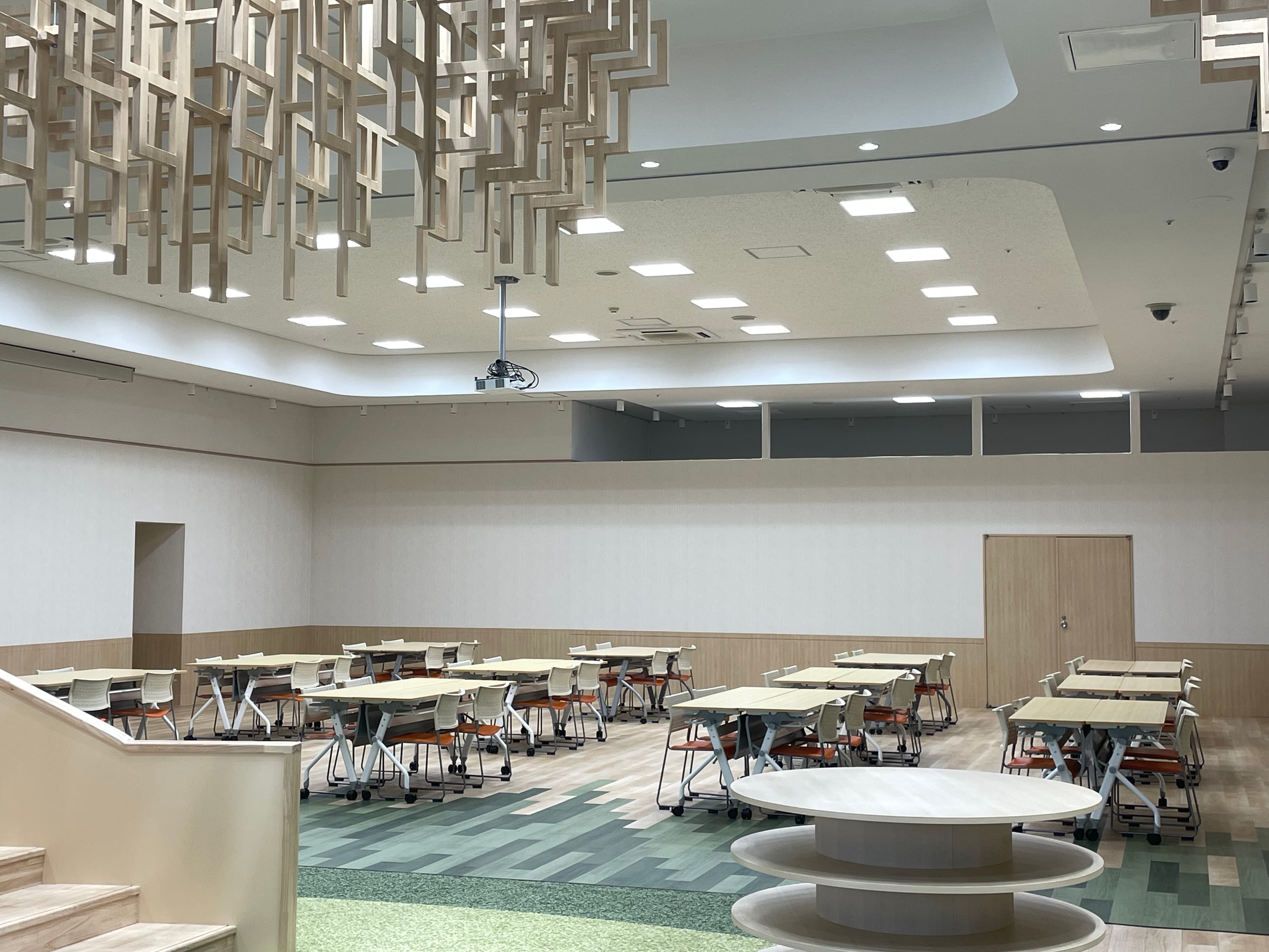 モール棟3Fイオンホール2