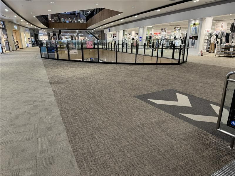 リビングハウス前1