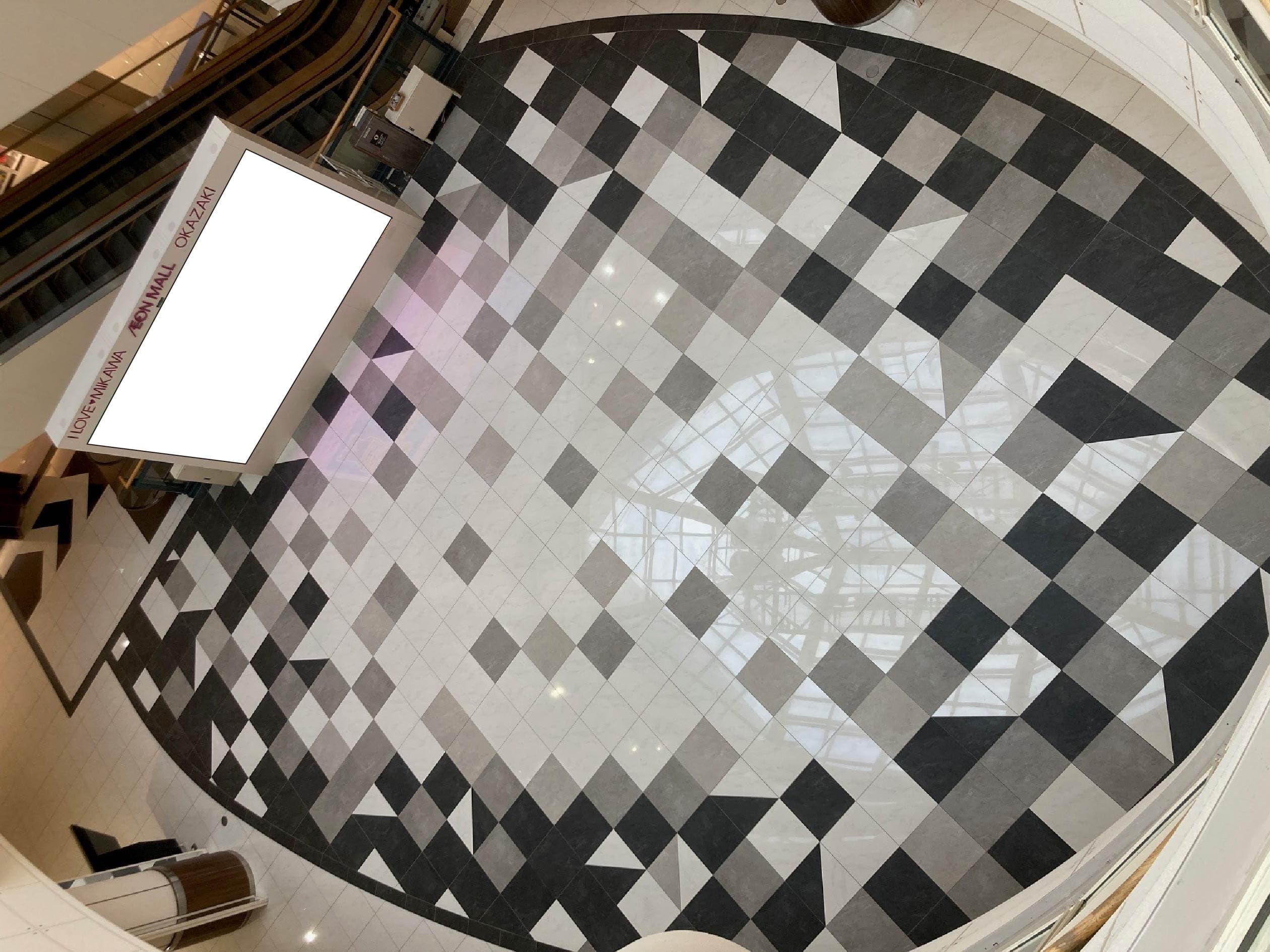 1F セントラルコート1