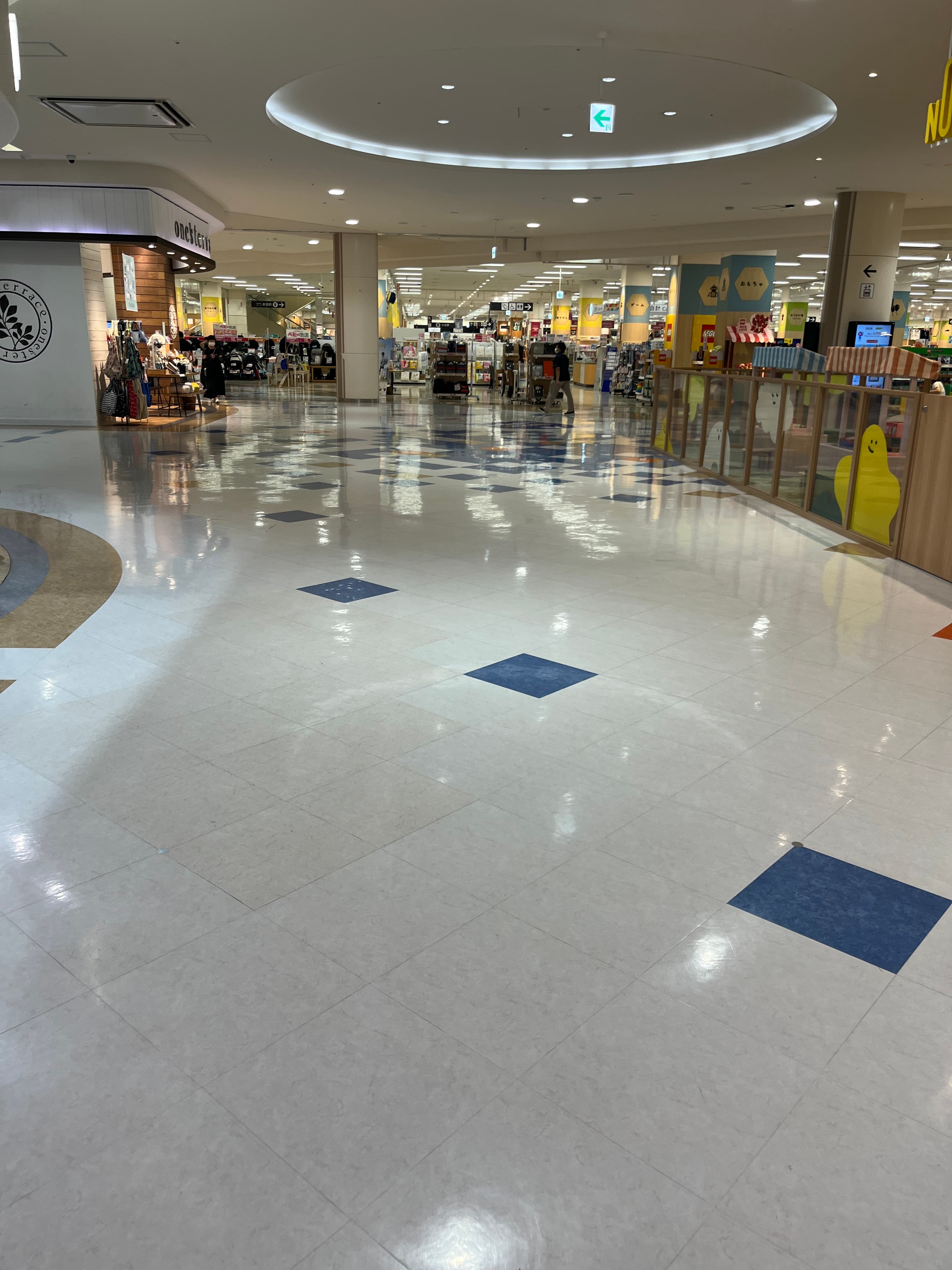 2F 催事スペースJ(ワンズテラス・のびっこ間の通路)1