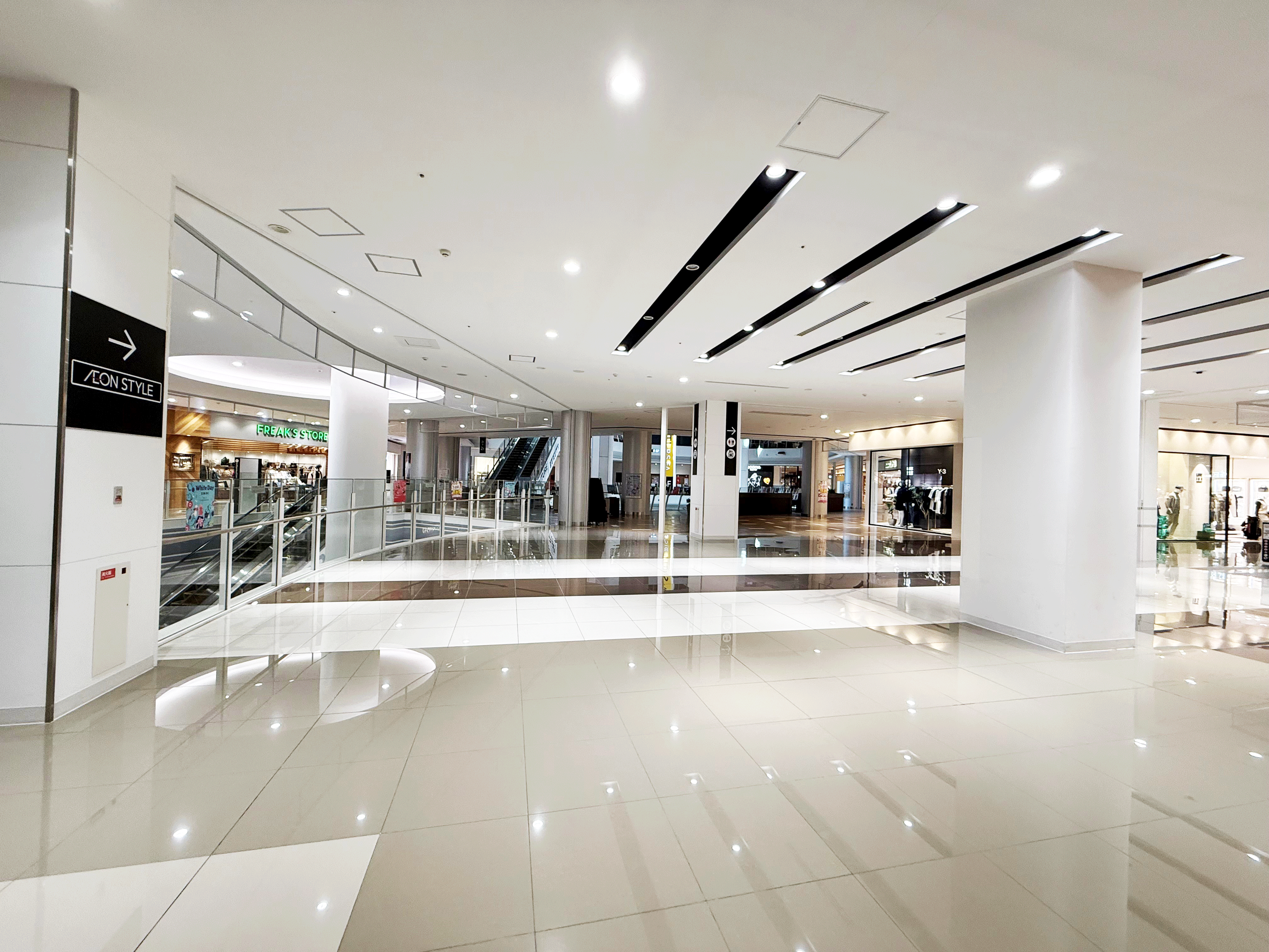 2F北エスカレーター前1