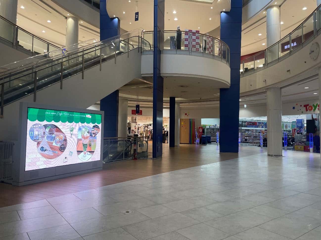 1F エンターテイメントコート