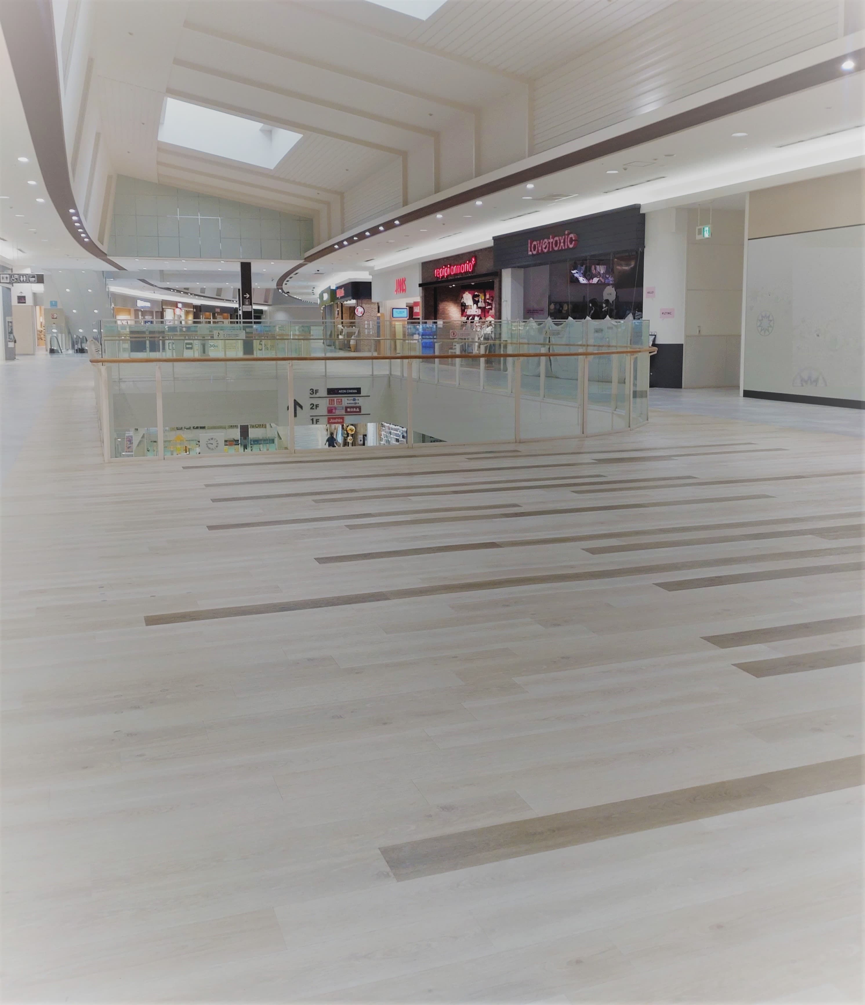 3F ディズニーストア前