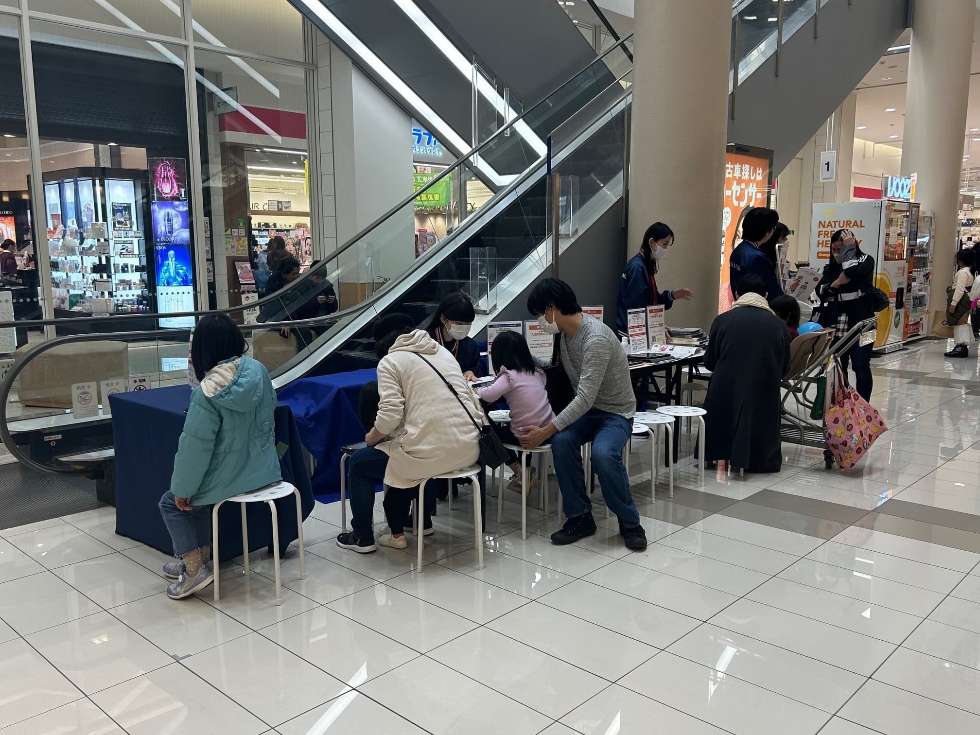 1F 北エスカレーター横1