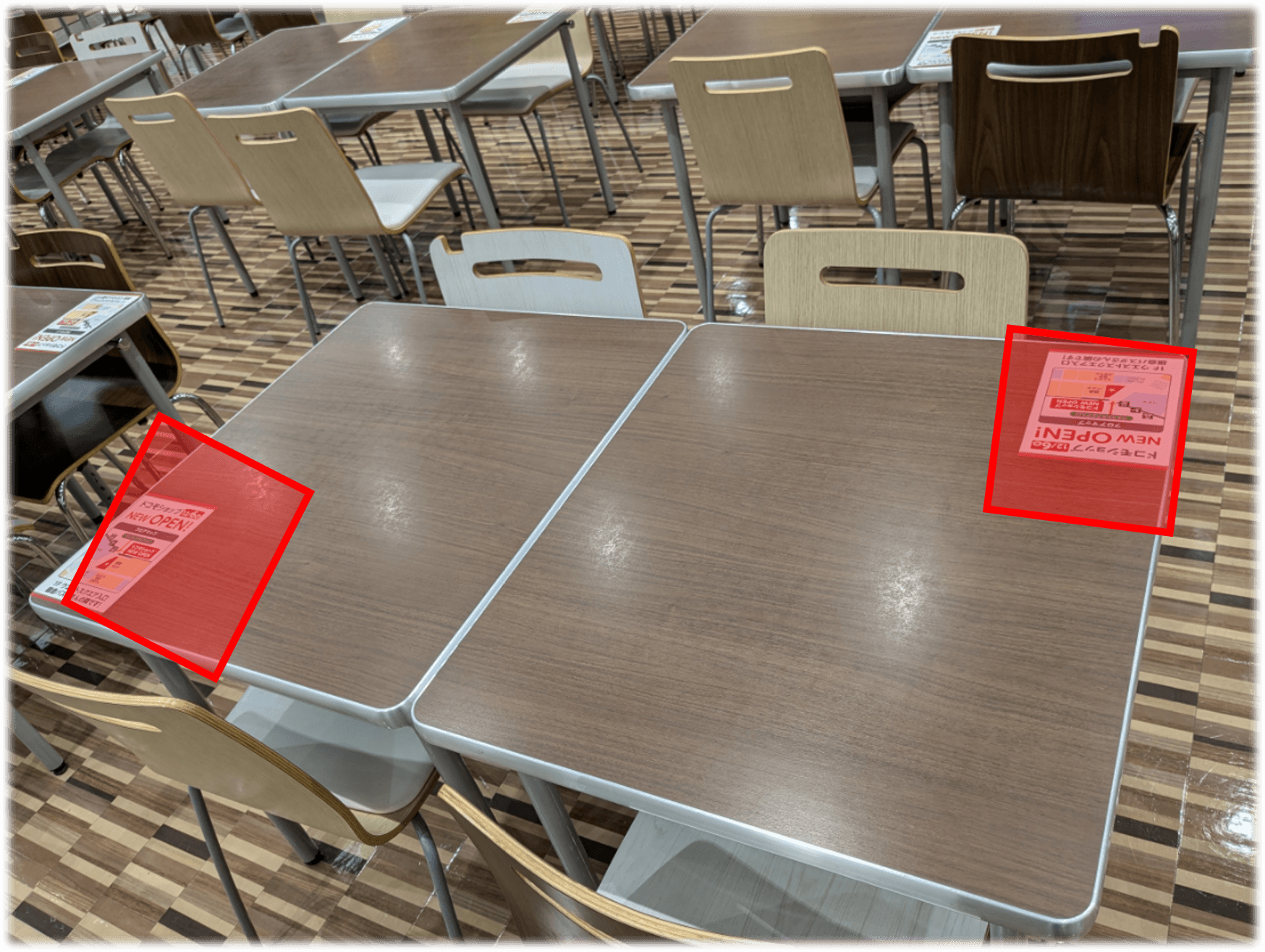 広告①_フードコート テーブルステッカー