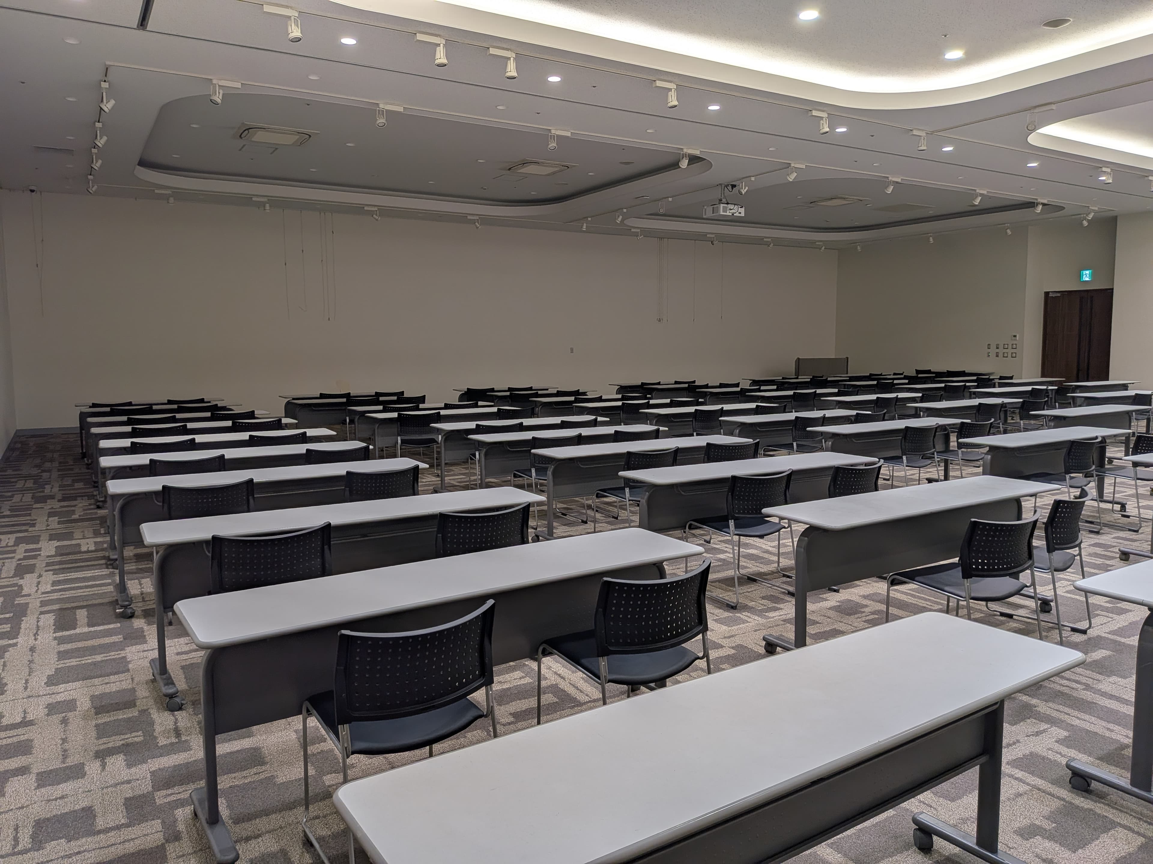 3階 イオンホール1