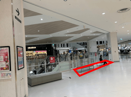 2階ノースコート吹き抜け(ユニクロ前横)1