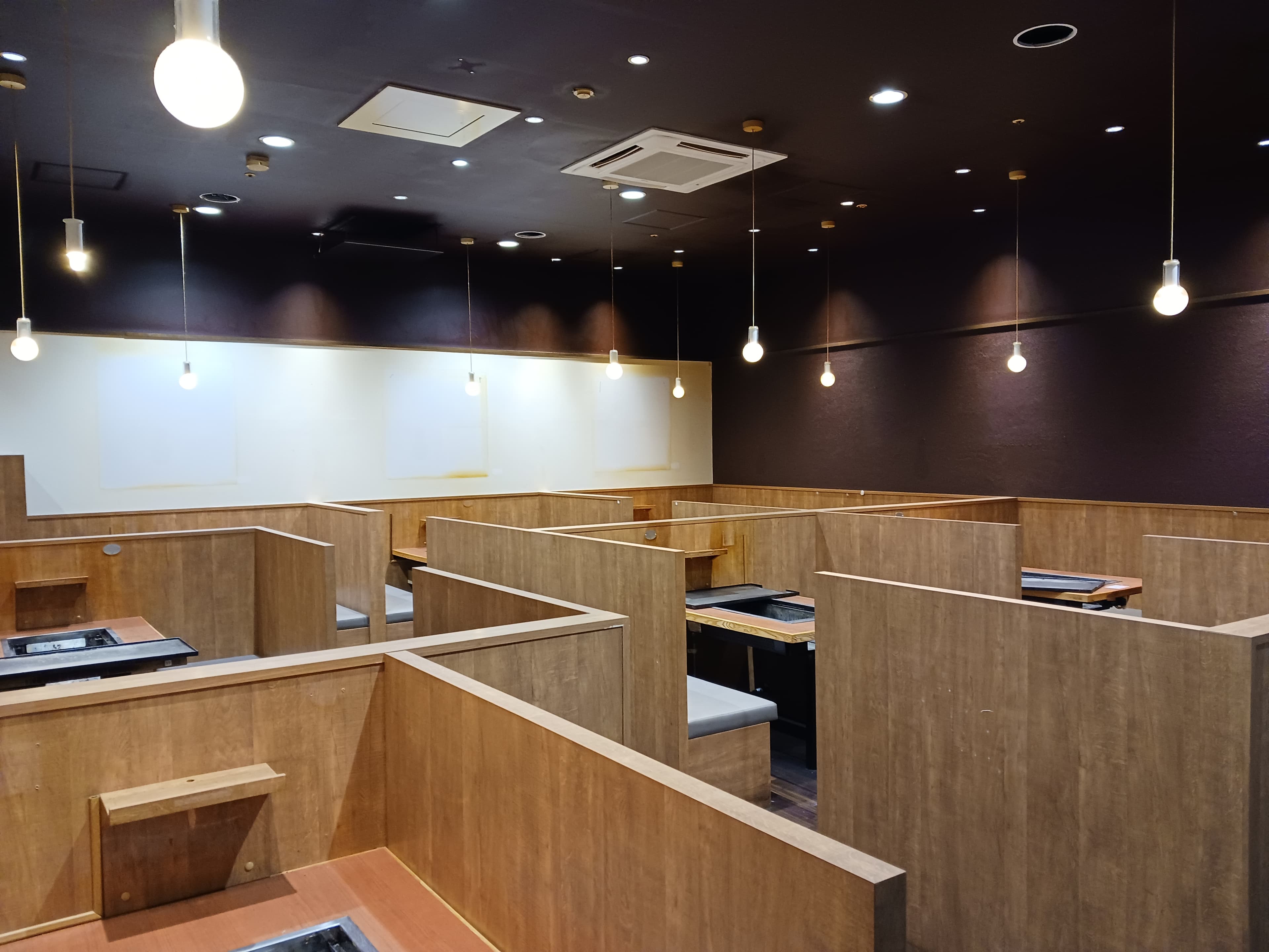 レストラン街の主導線から見通しが良い居抜き区画1